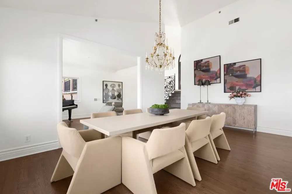 2480 Briarcrest Road Los Angeles, CA 90210