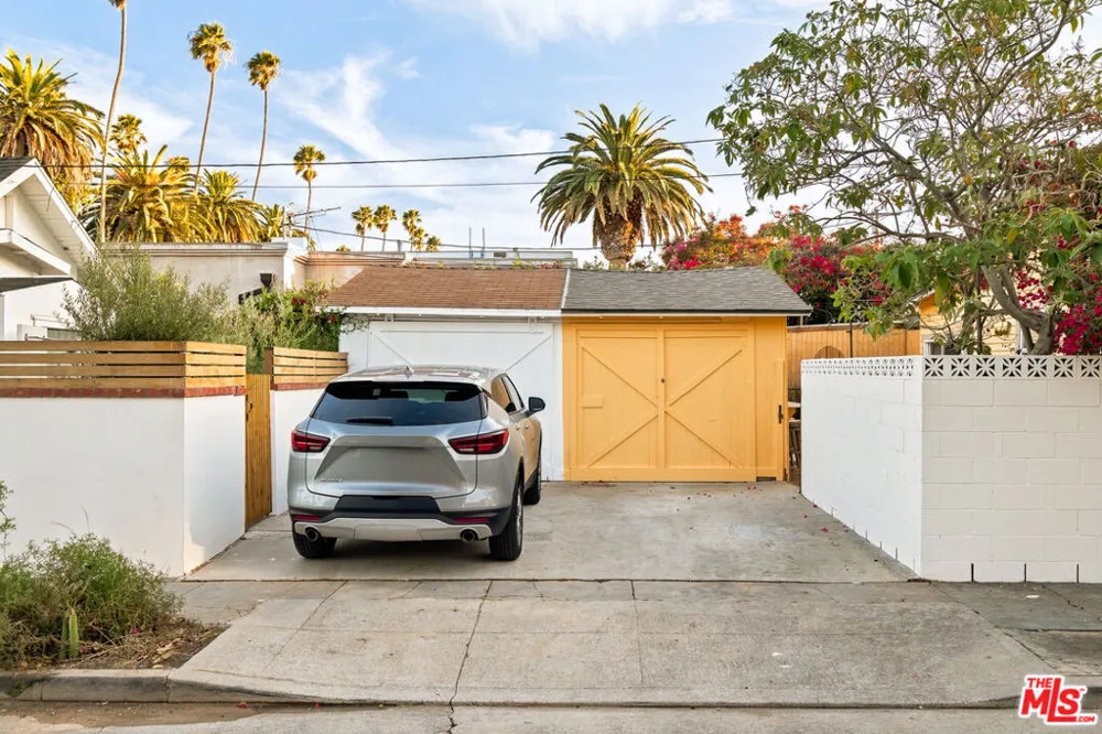 1411 Linden Avenue Venice, CA 90291