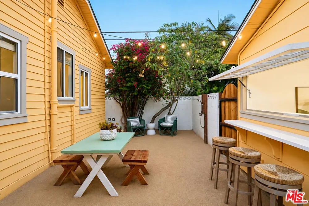 1411 Linden Avenue Venice, CA 90291
