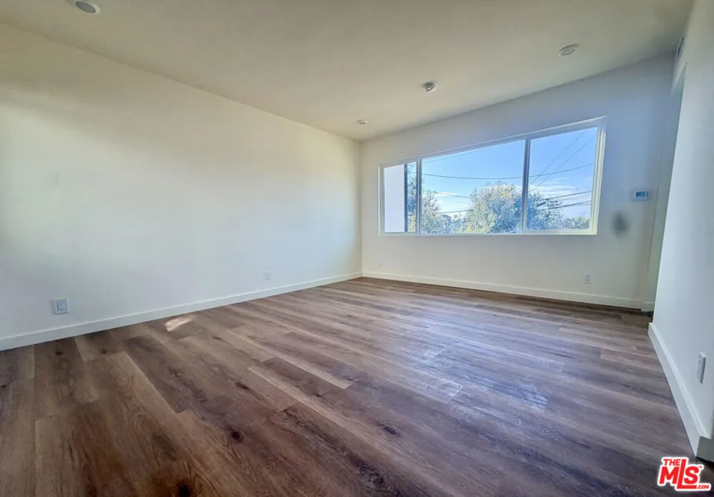 16185 W Sunset Blvd #1 Pacific Palisades, CA 90272