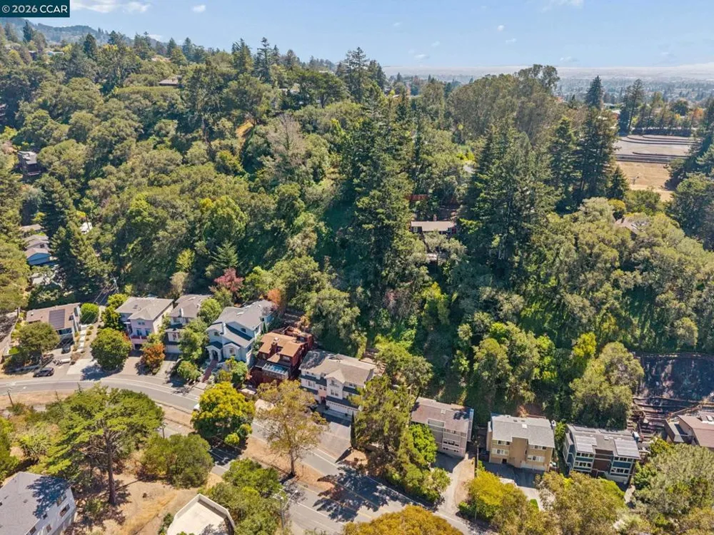 5535 Moraga Ave Oakland, CA 94611