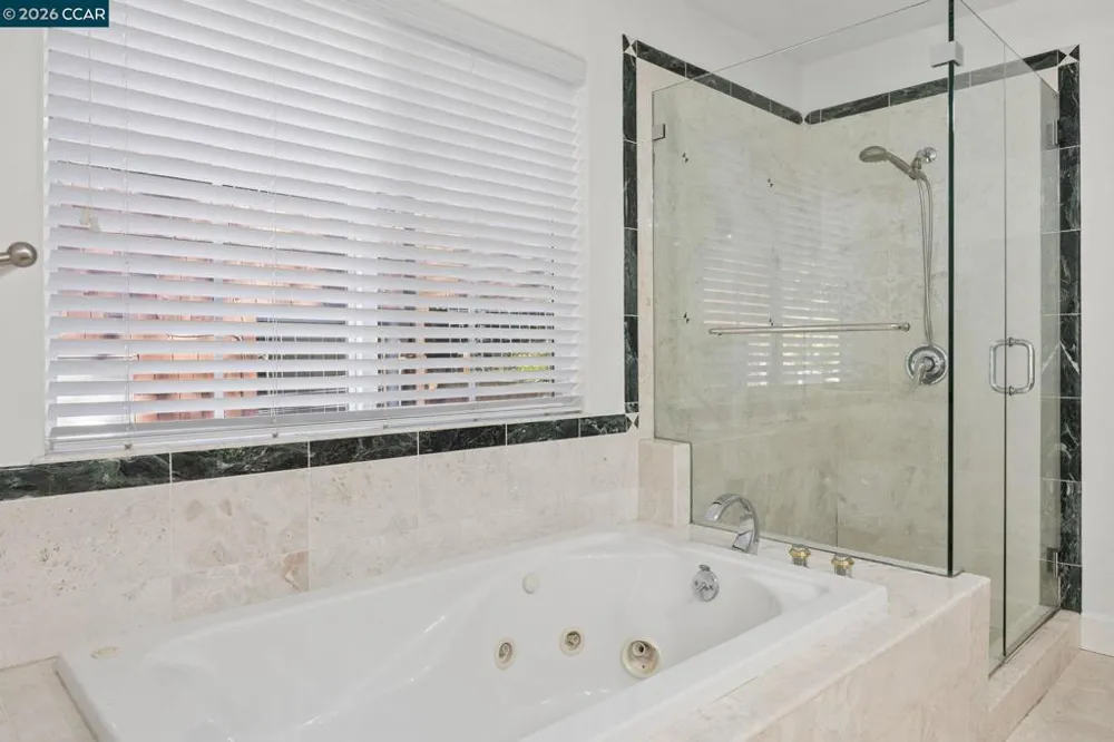 5535 Moraga Ave Oakland, CA 94611
