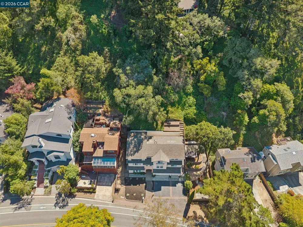 5535 Moraga Ave Oakland, CA 94611