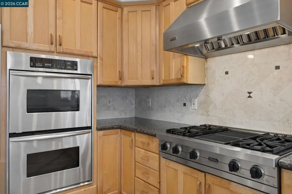 5535 Moraga Ave Oakland, CA 94611
