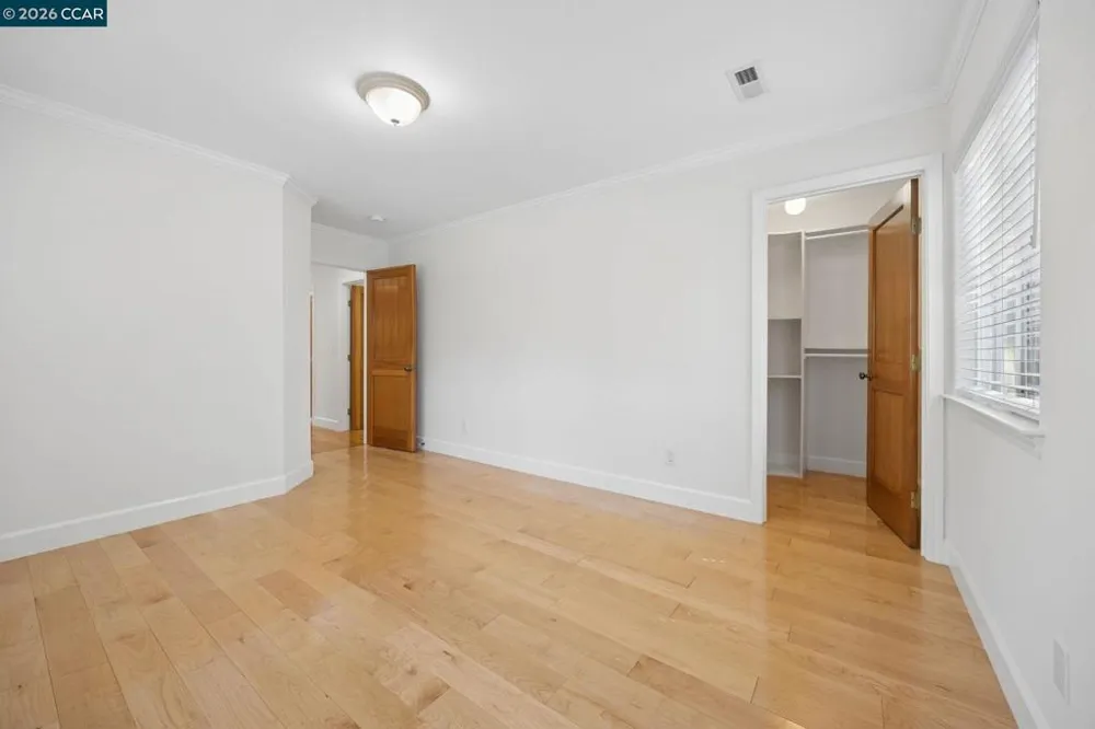 5535 Moraga Ave Oakland, CA 94611