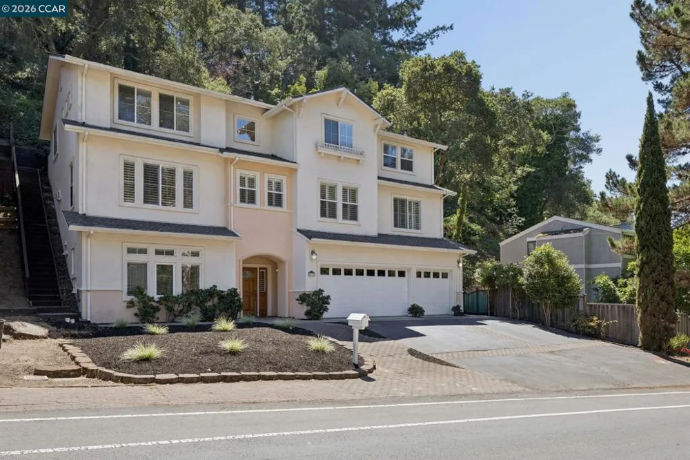 5535 Moraga Ave Oakland, CA 94611