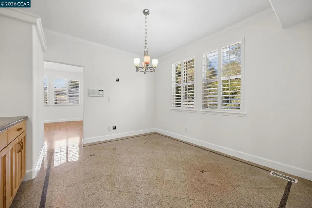 5535 Moraga Ave Oakland, CA 94611