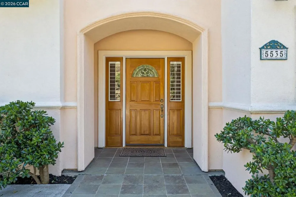 5535 Moraga Ave Oakland, CA 94611