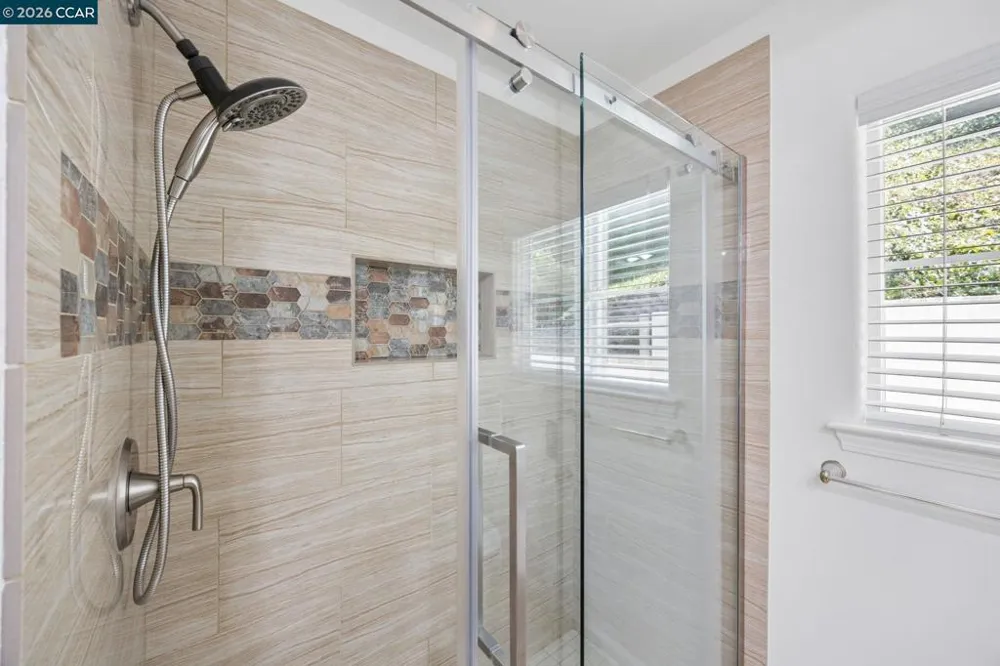 5535 Moraga Ave Oakland, CA 94611