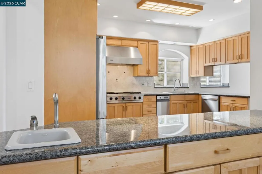 5535 Moraga Ave Oakland, CA 94611