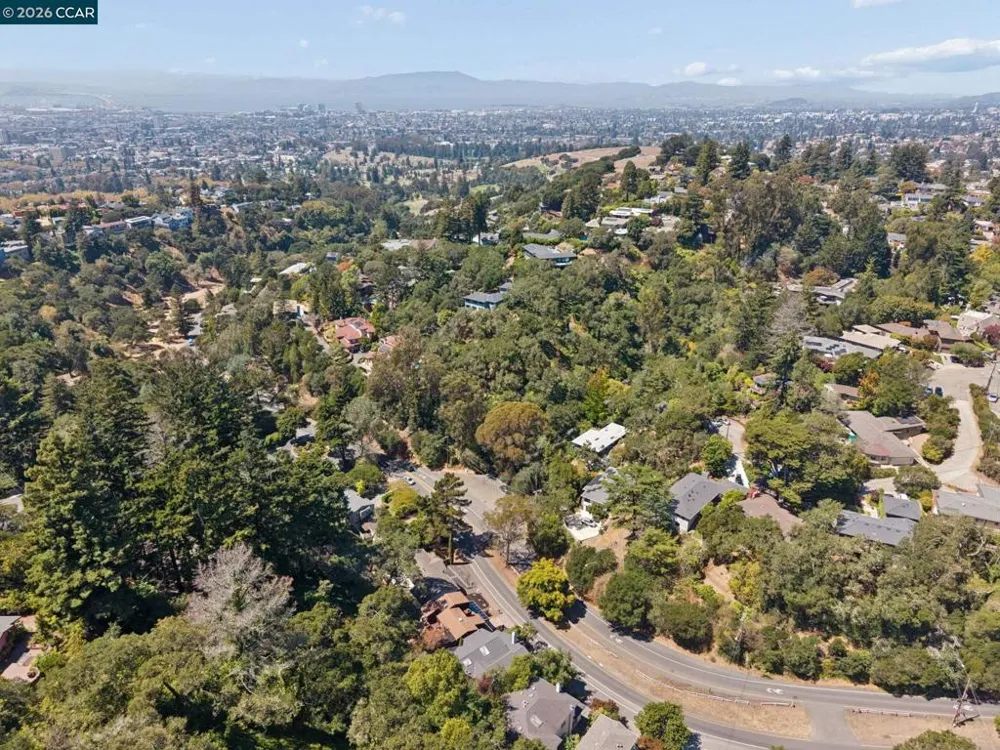 5535 Moraga Ave Oakland, CA 94611