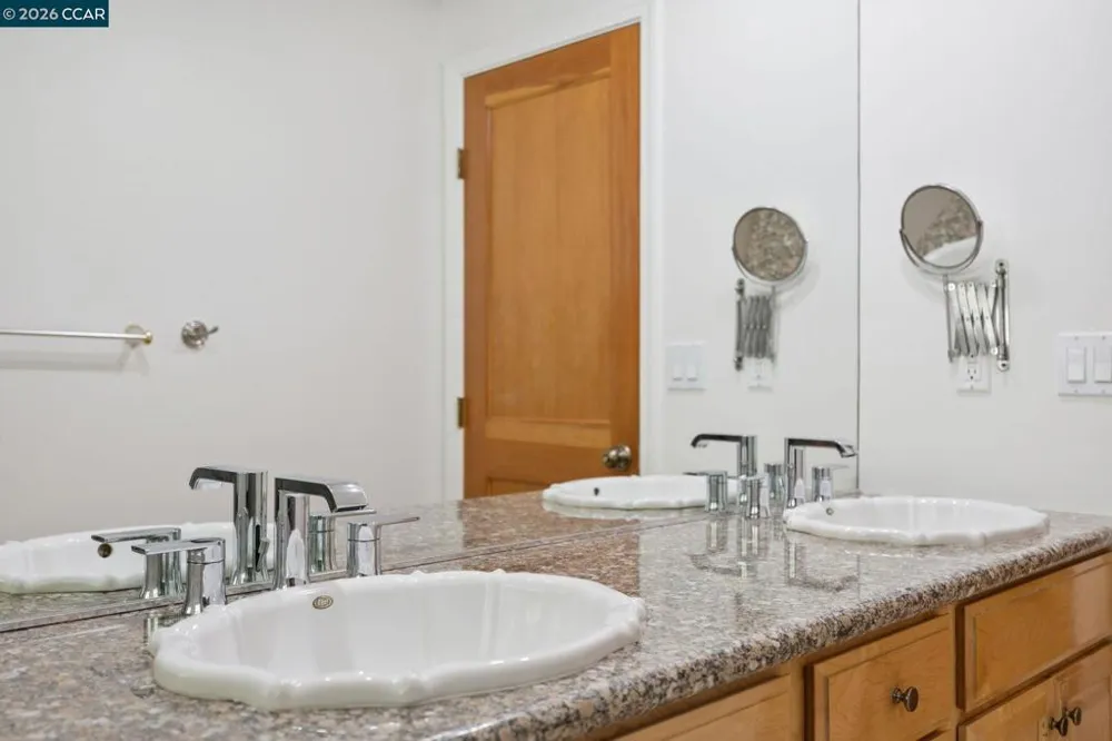 5535 Moraga Ave Oakland, CA 94611