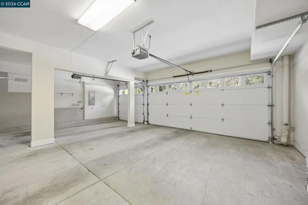 5535 Moraga Ave Oakland, CA 94611