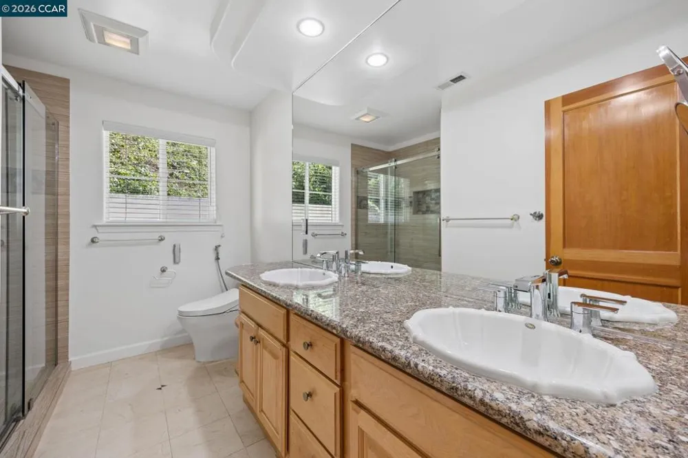5535 Moraga Ave Oakland, CA 94611