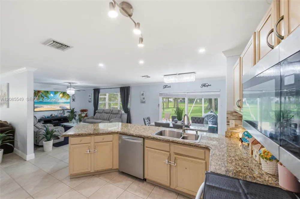 4258 NW 1st Dr Deerfield Beach, FL 33442