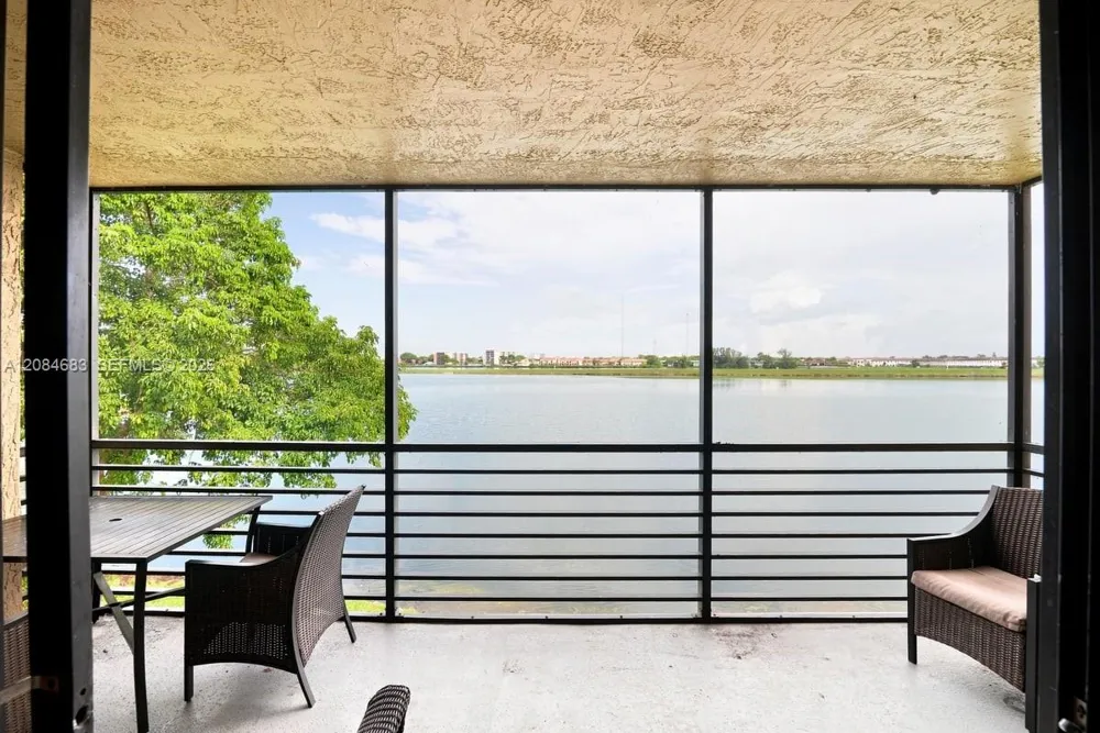 471 Ives Dairy Rd #202-3 Miami, FL 33179