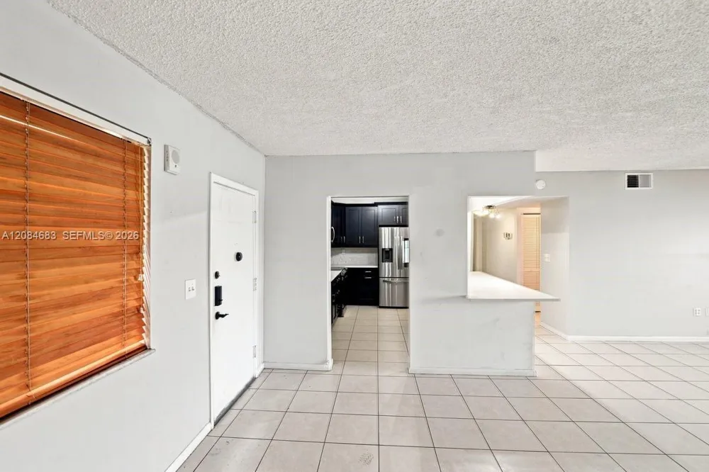 471 Ives Dairy Rd #202-3 Miami, FL 33179