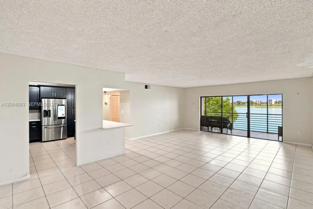 471 Ives Dairy Rd #202-3 Miami, FL 33179