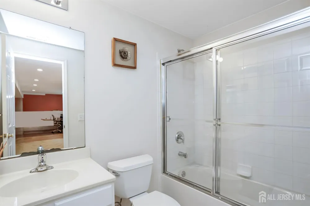 32 walden Court Old Bridge, NJ 08857