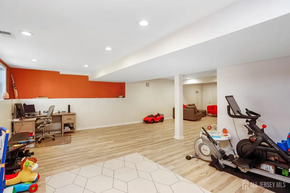 32 walden Court Old Bridge, NJ 08857