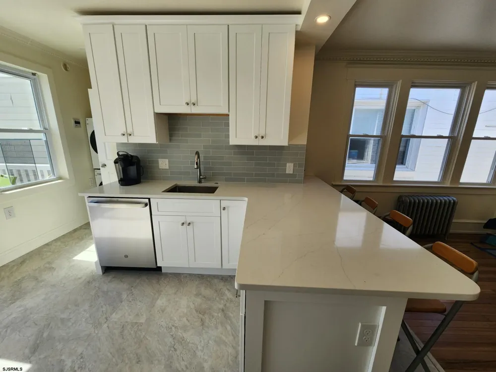 943 Asbury Ave Ocean City, NJ 08226