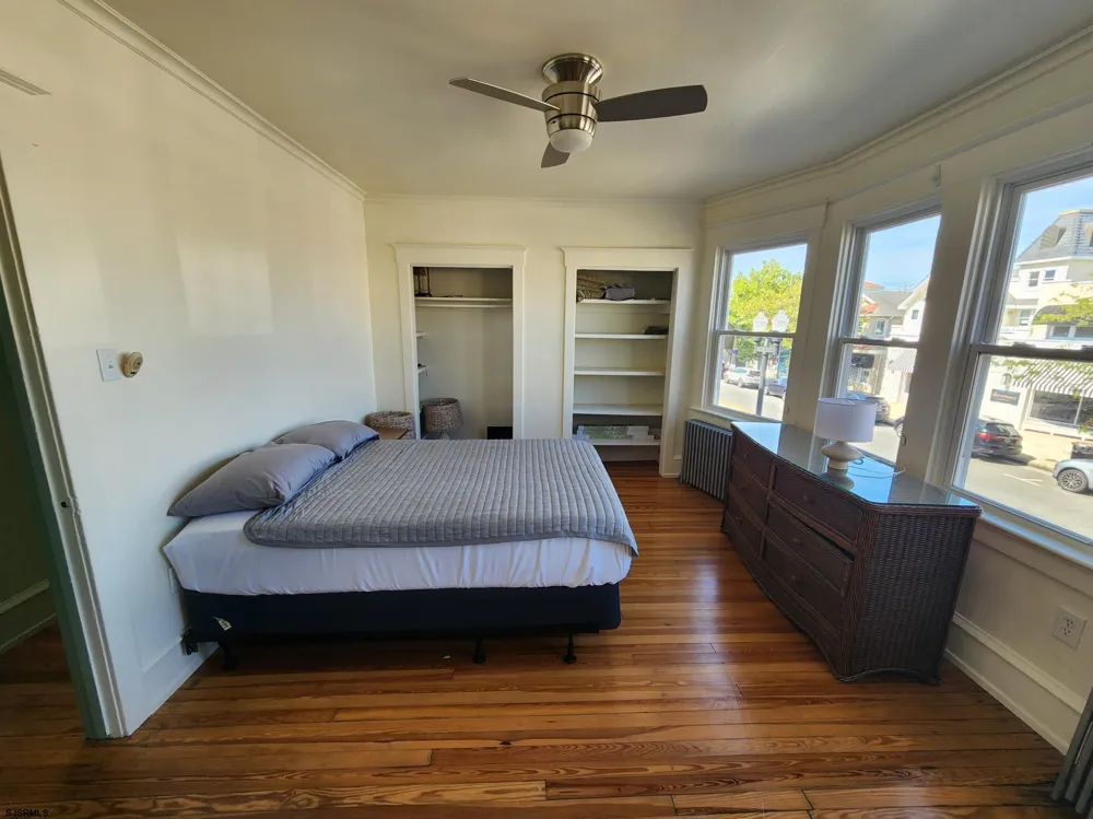 943 Asbury Ave Ocean City, NJ 08226