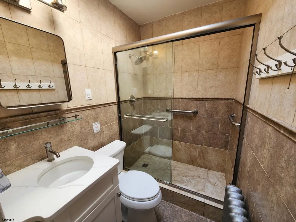 943 Asbury Ave Ocean City, NJ 08226