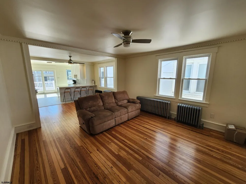 943 Asbury Ave Ocean City, NJ 08226