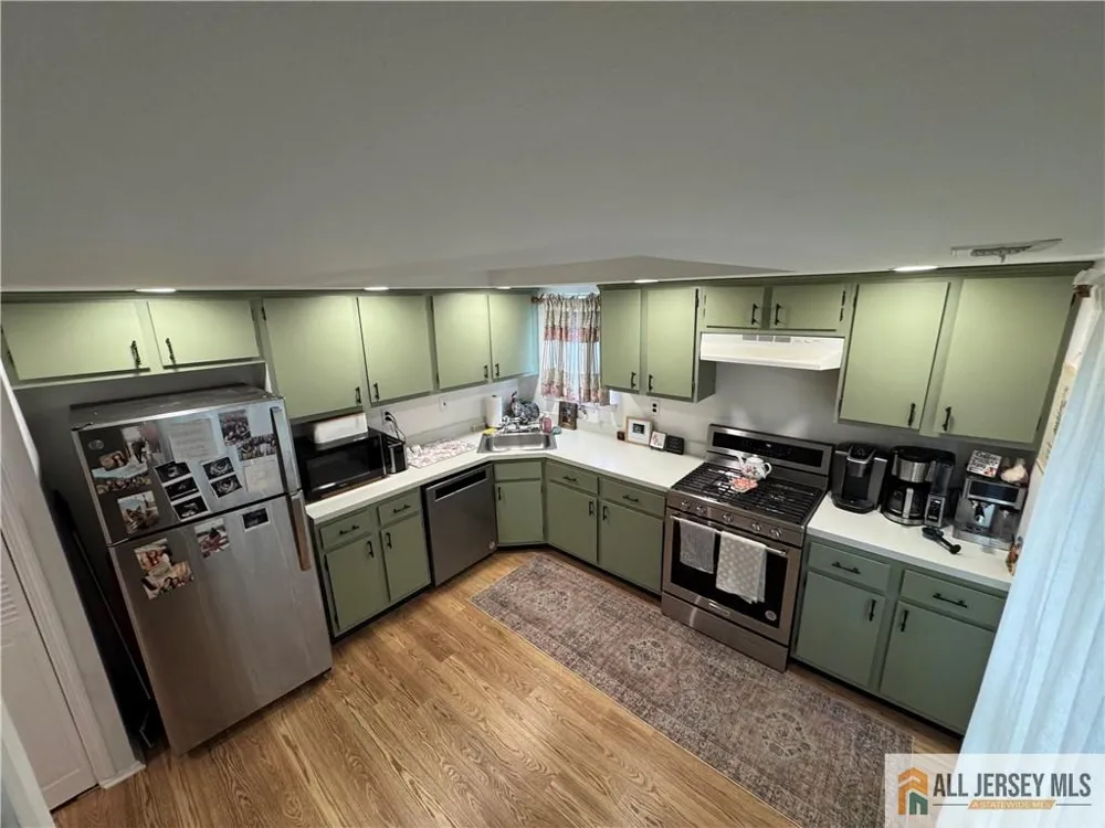 194 Yorkshire Court Old Bridge, NJ 08857