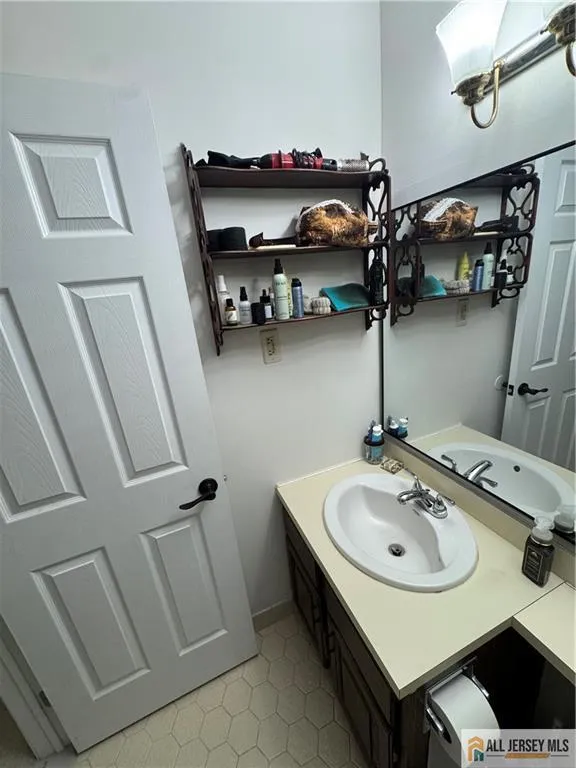 194 Yorkshire Court Old Bridge, NJ 08857