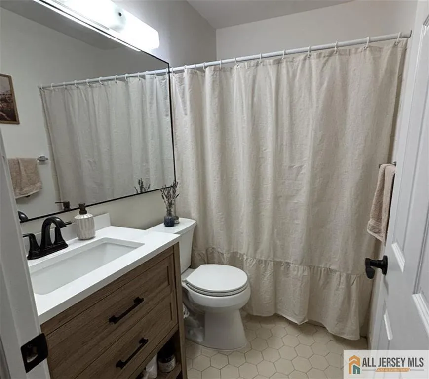 194 Yorkshire Court Old Bridge, NJ 08857