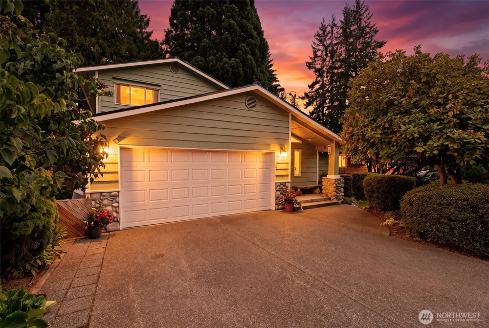 19810 NE 98th Avenue Bothell, WA 98011