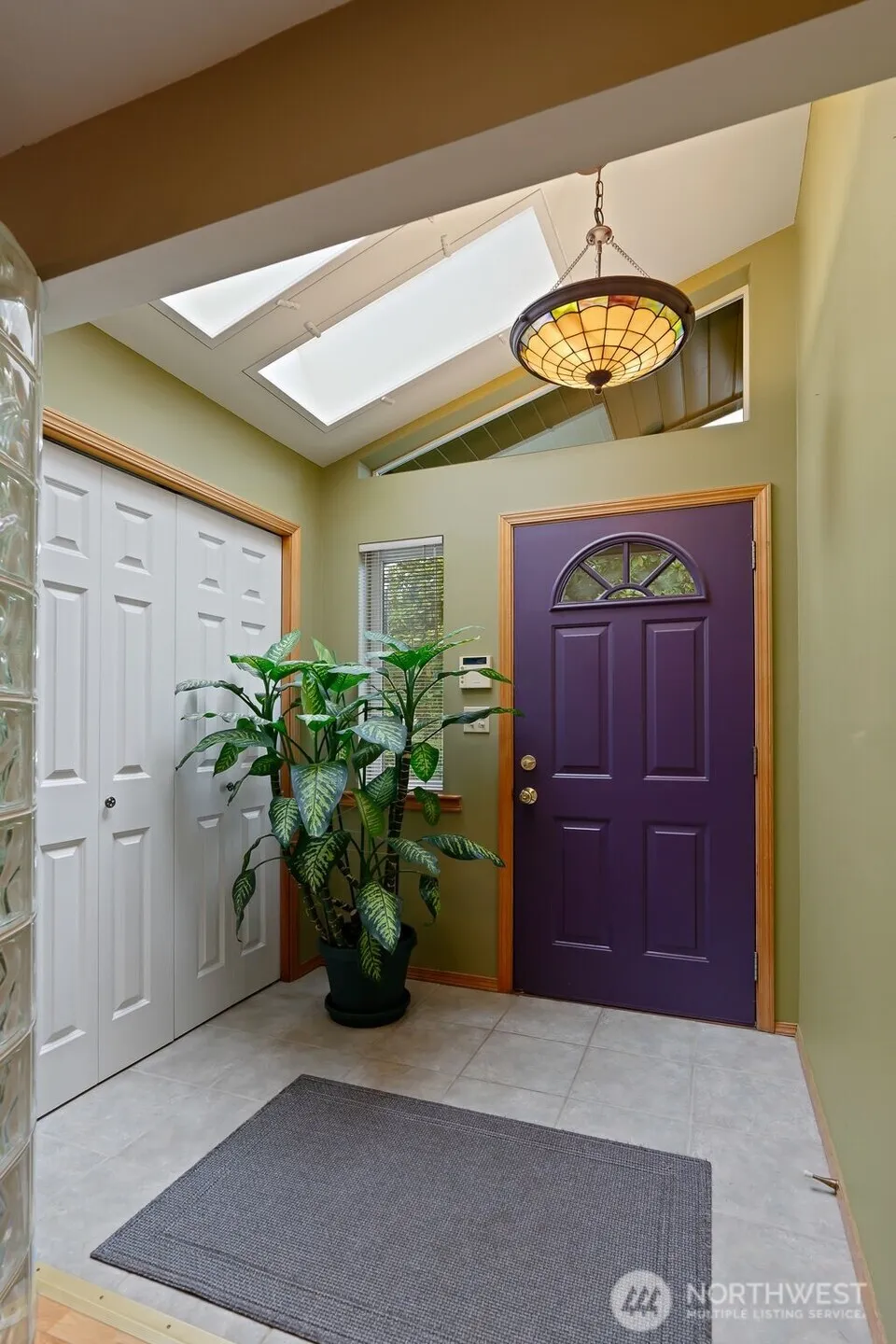 19810 NE 98th Avenue Bothell, WA 98011