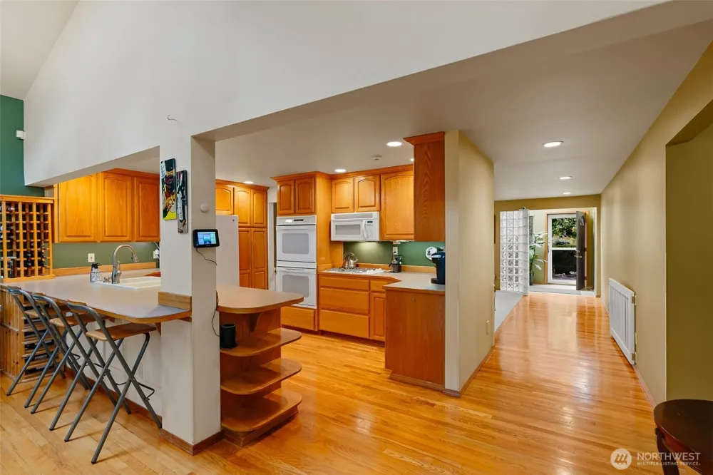 19810 NE 98th Avenue Bothell, WA 98011