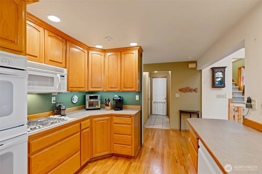 19810 NE 98th Avenue Bothell, WA 98011