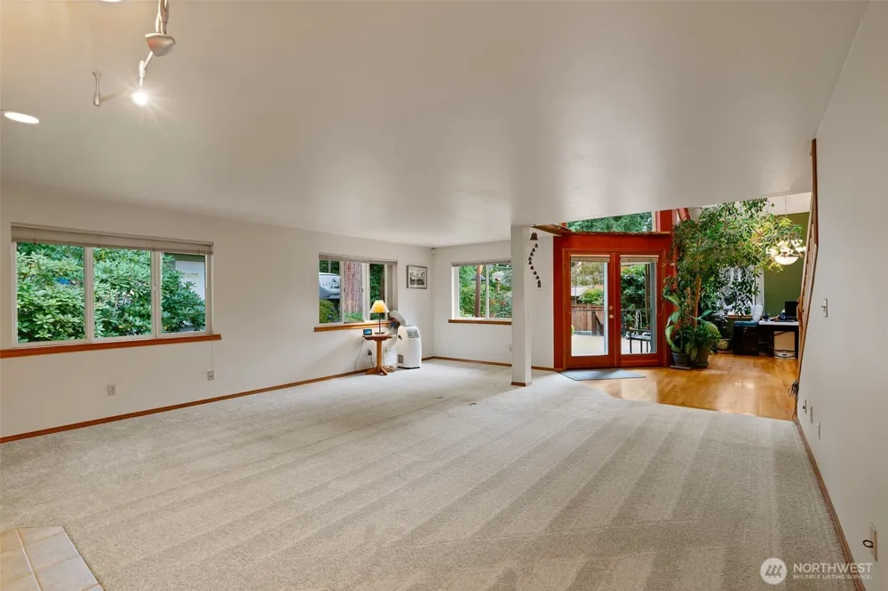 19810 NE 98th Avenue Bothell, WA 98011