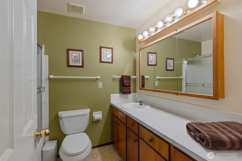 19810 NE 98th Avenue Bothell, WA 98011