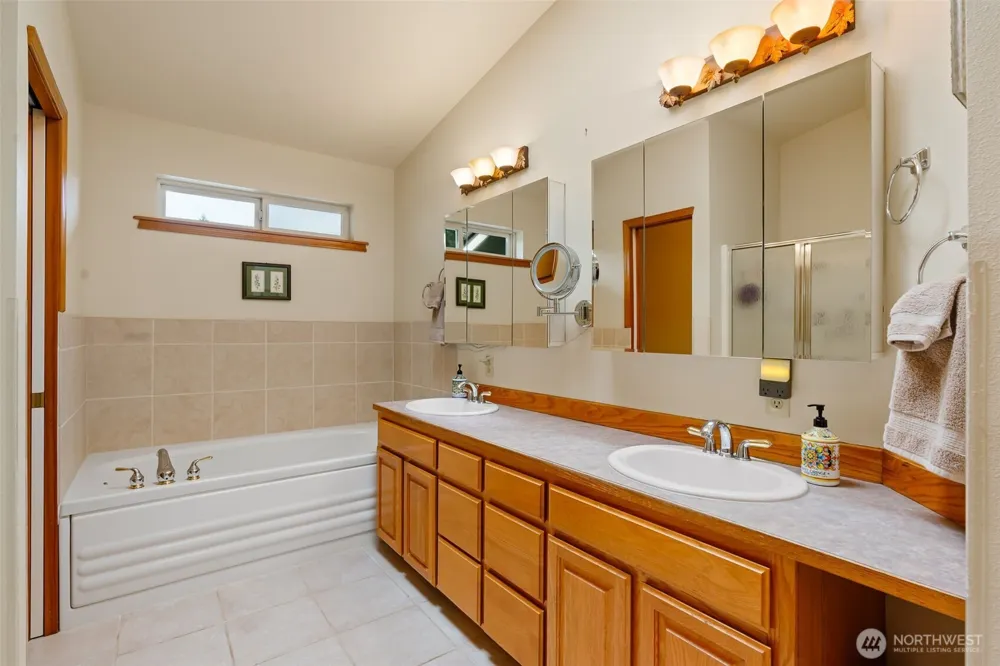 19810 NE 98th Avenue Bothell, WA 98011