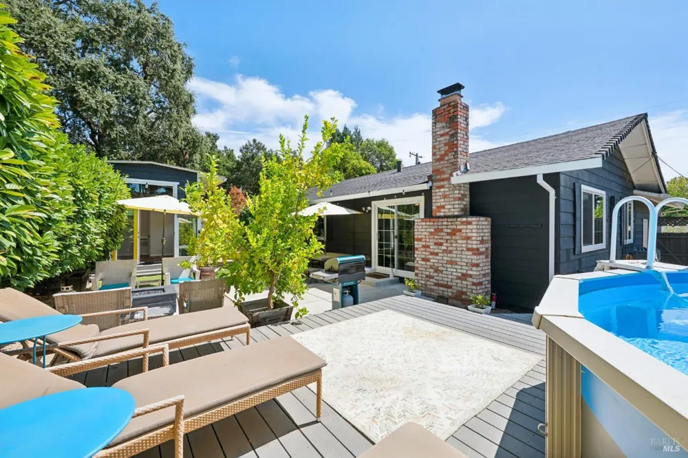 18344 Happy Lane Sonoma, CA 95476