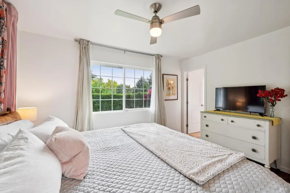18344 Happy Lane Sonoma, CA 95476
