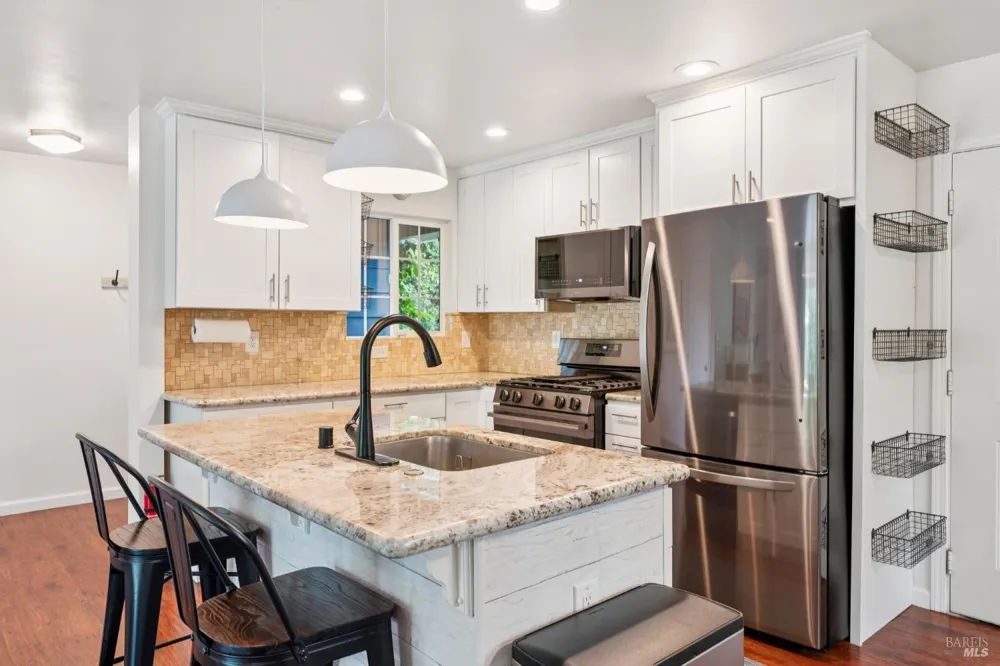 18344 Happy Lane Sonoma, CA 95476