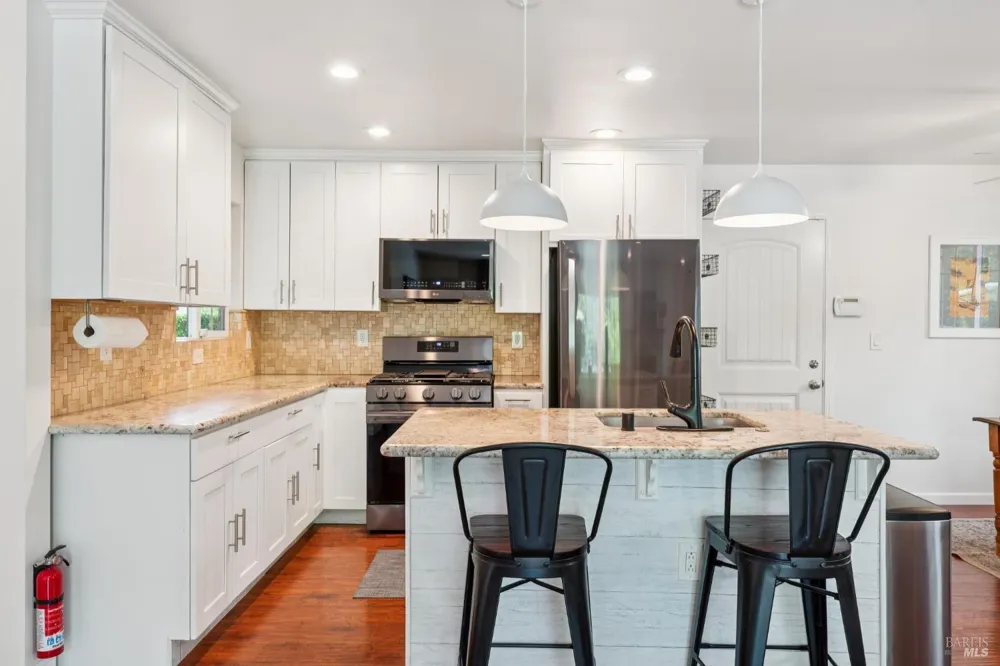 18344 Happy Lane Sonoma, CA 95476