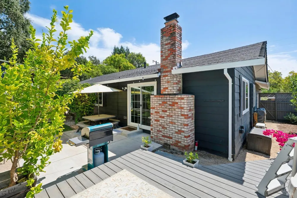 18344 Happy Lane Sonoma, CA 95476