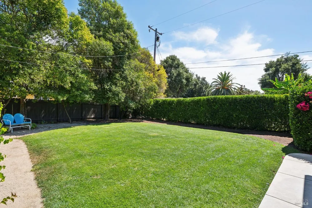 18344 Happy Lane Sonoma, CA 95476