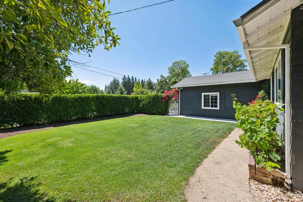 18344 Happy Lane Sonoma, CA 95476
