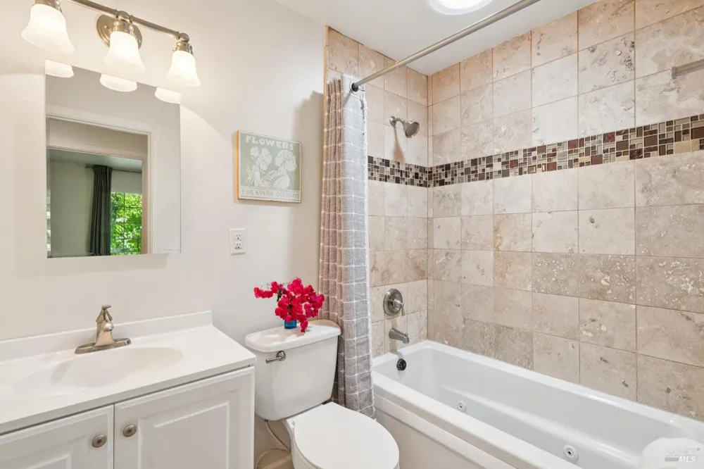 18344 Happy Lane Sonoma, CA 95476