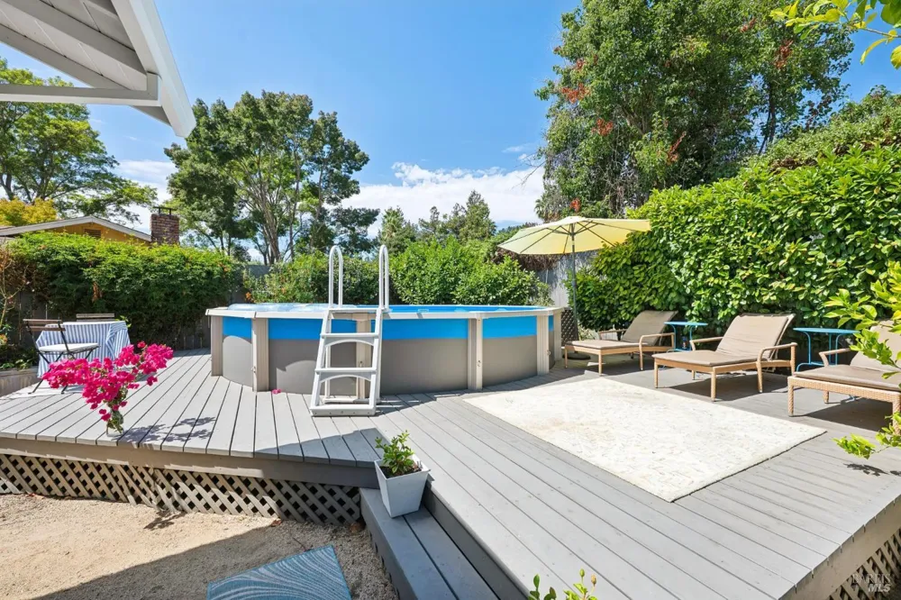 18344 Happy Lane Sonoma, CA 95476