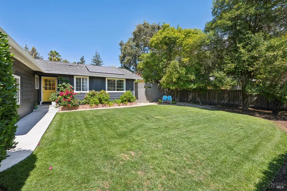 18344 Happy Lane Sonoma, CA 95476