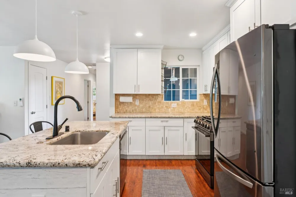 18344 Happy Lane Sonoma, CA 95476