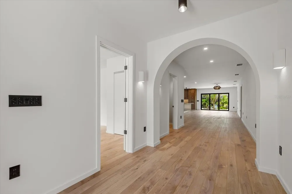 1675 5TH STREET Sarasota, FL 34236